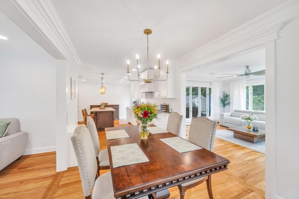 Dining room, Interior, Kitchen, Living room, Pendant Lights, Recessed Lighting, Wood Texture Flooring