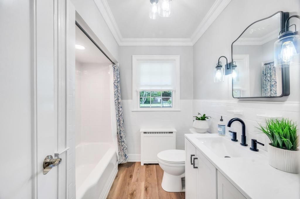 Bathroom, Interior, Recessed Lighting, Wood Texture Flooring
