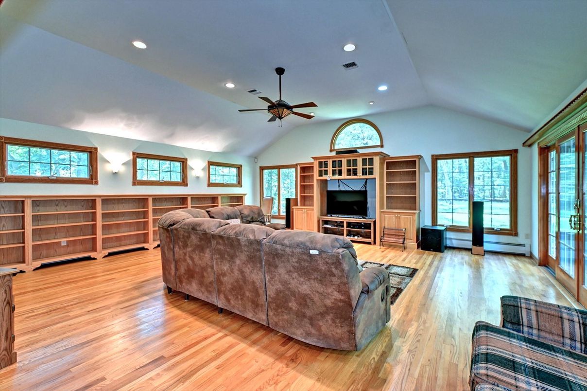 Interior, Living room, Recessed Lighting, Wood Texture Flooring