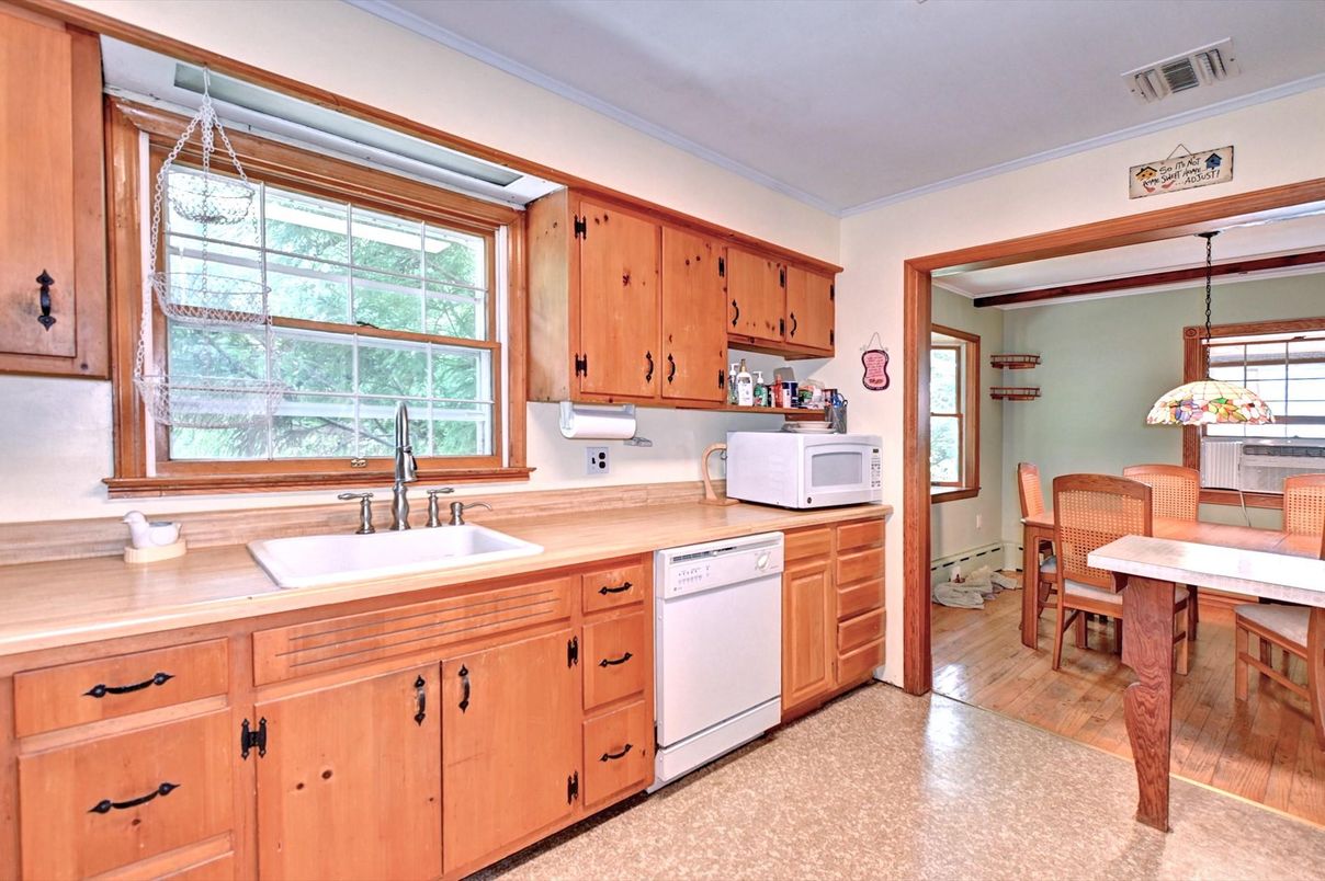 Dining room, Interior, Kitchen, Pendant Lights, Wood Texture Flooring