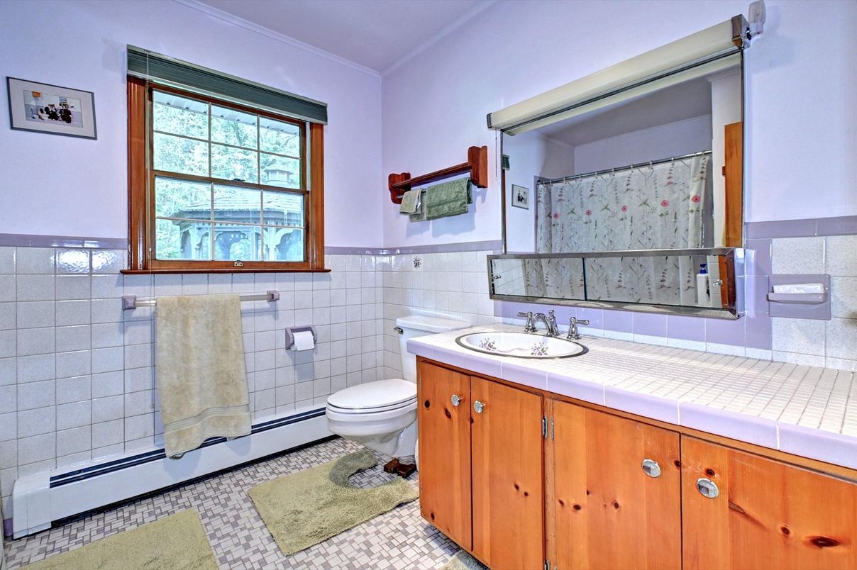 Bathroom, Interior, Tile Countertops