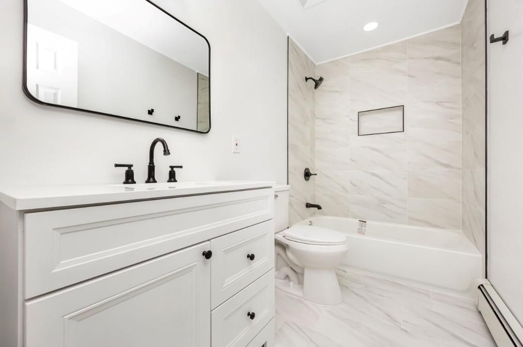 Bathroom, Interior, Marble, Marble Walls, Recessed Lighting