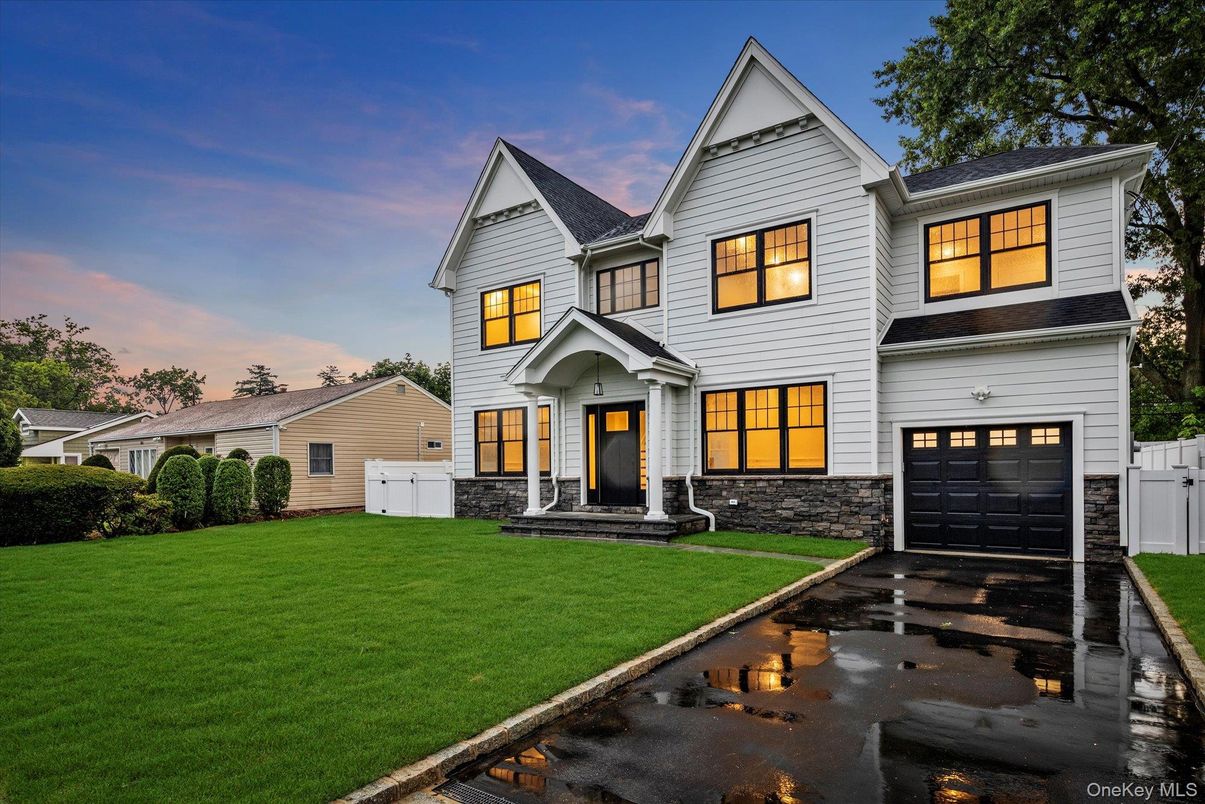 Attached, Exterior, Facade, Farmhouse