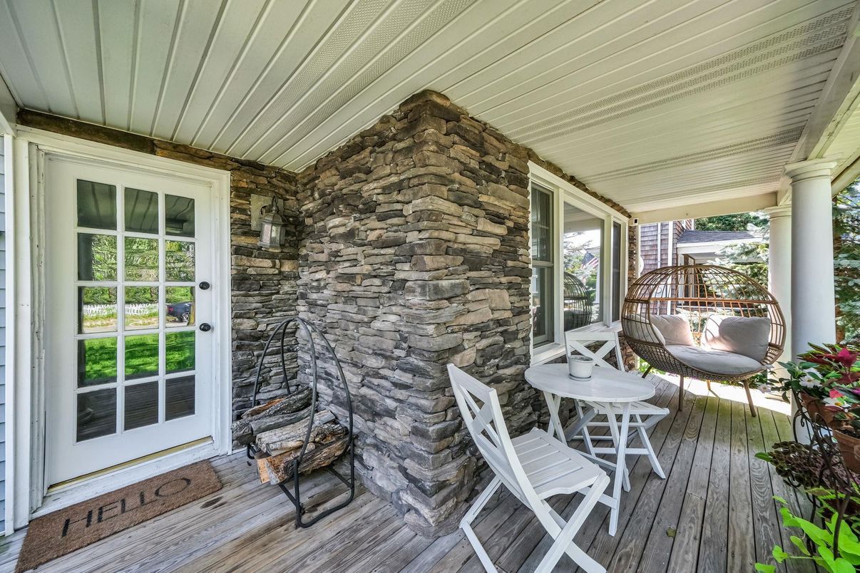 Exterior, Wood Texture Flooring
