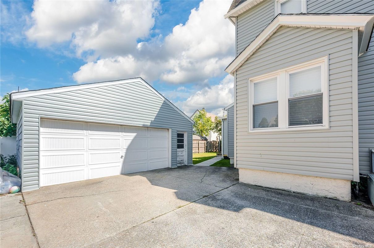 Detached Garage, Exterior