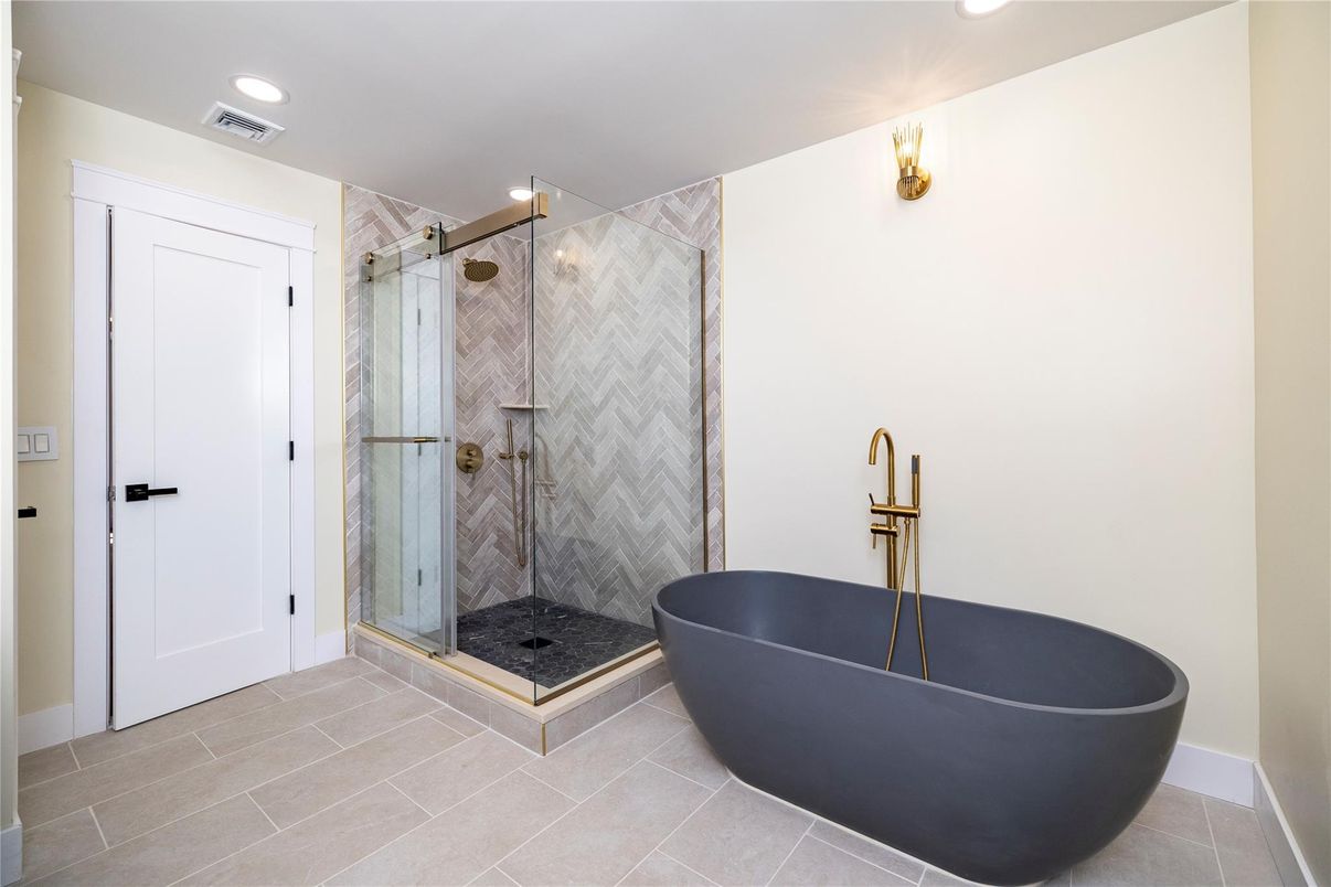 Bathroom, Free Standing Baths, Glass Shower, Interior, Recessed Lighting
