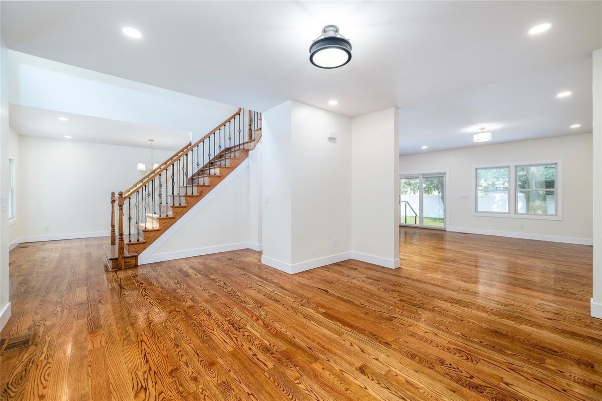 Empty room, Interior, Pendant Lights, Recessed Lighting, Wood Texture Flooring