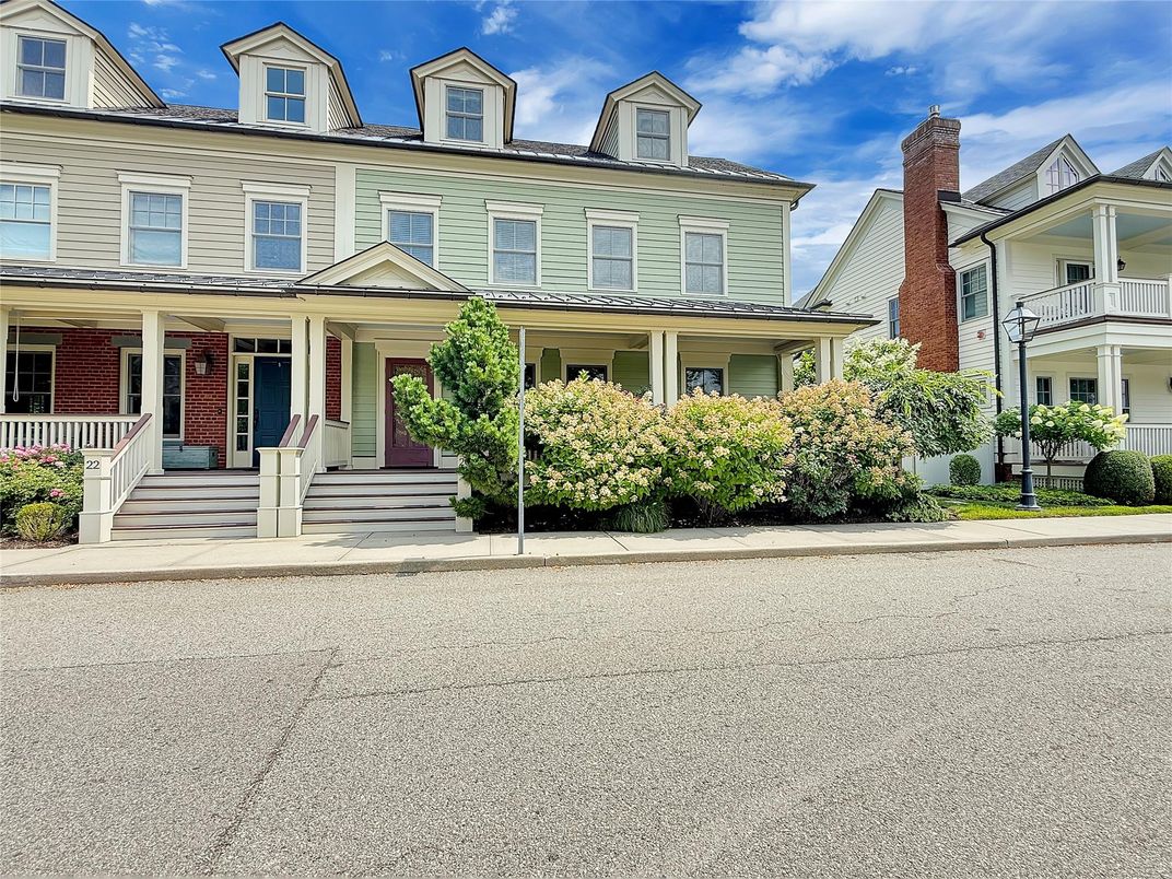 Exterior, Facade, American Foursquare