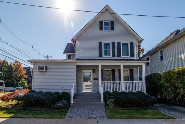 Exterior, Facade, Queen Anne Victorian