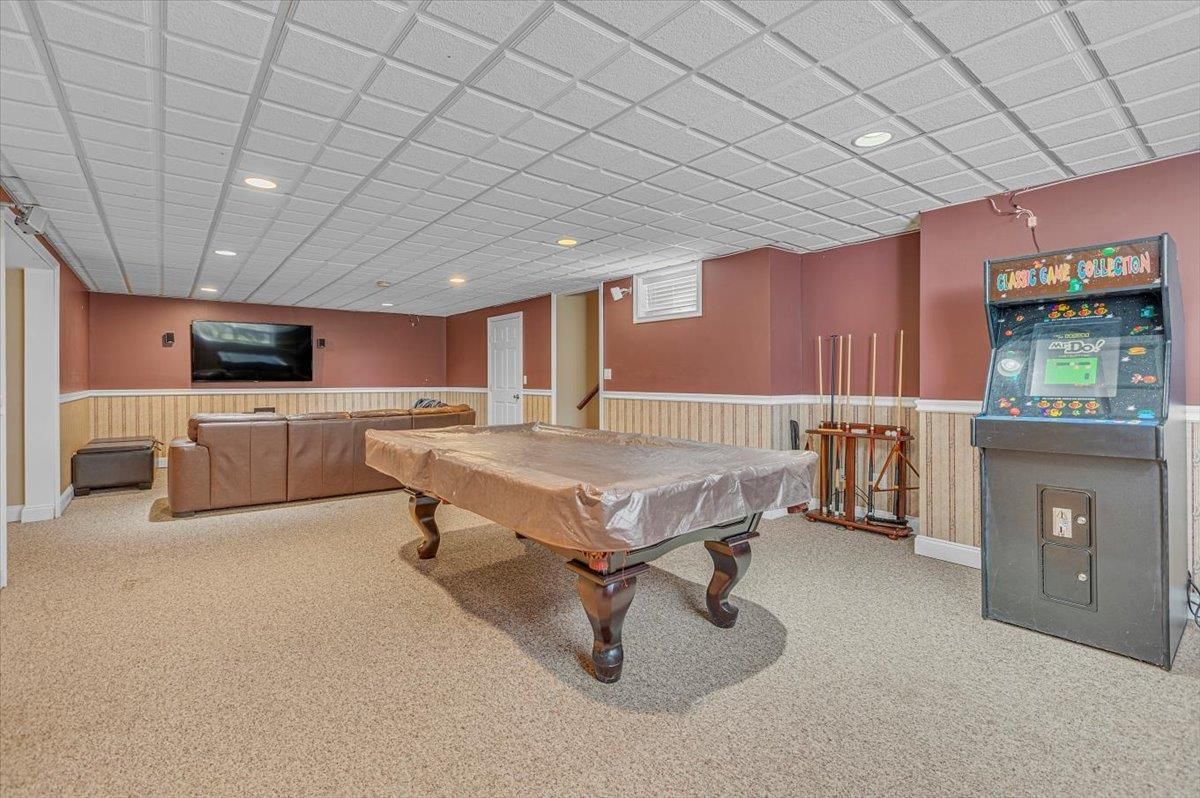 Billiard Table, Game Room, Interior, Recessed Lighting