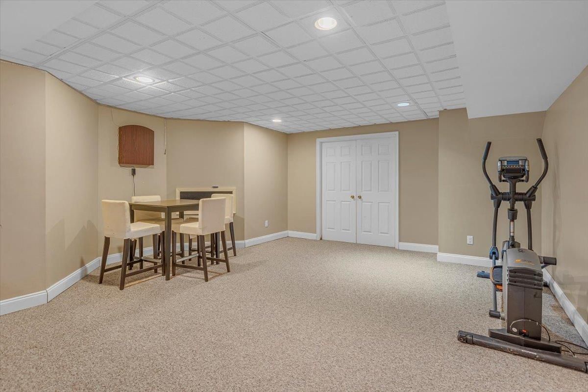 Dining room, Fitness Equipment, Interior, Recessed Lighting