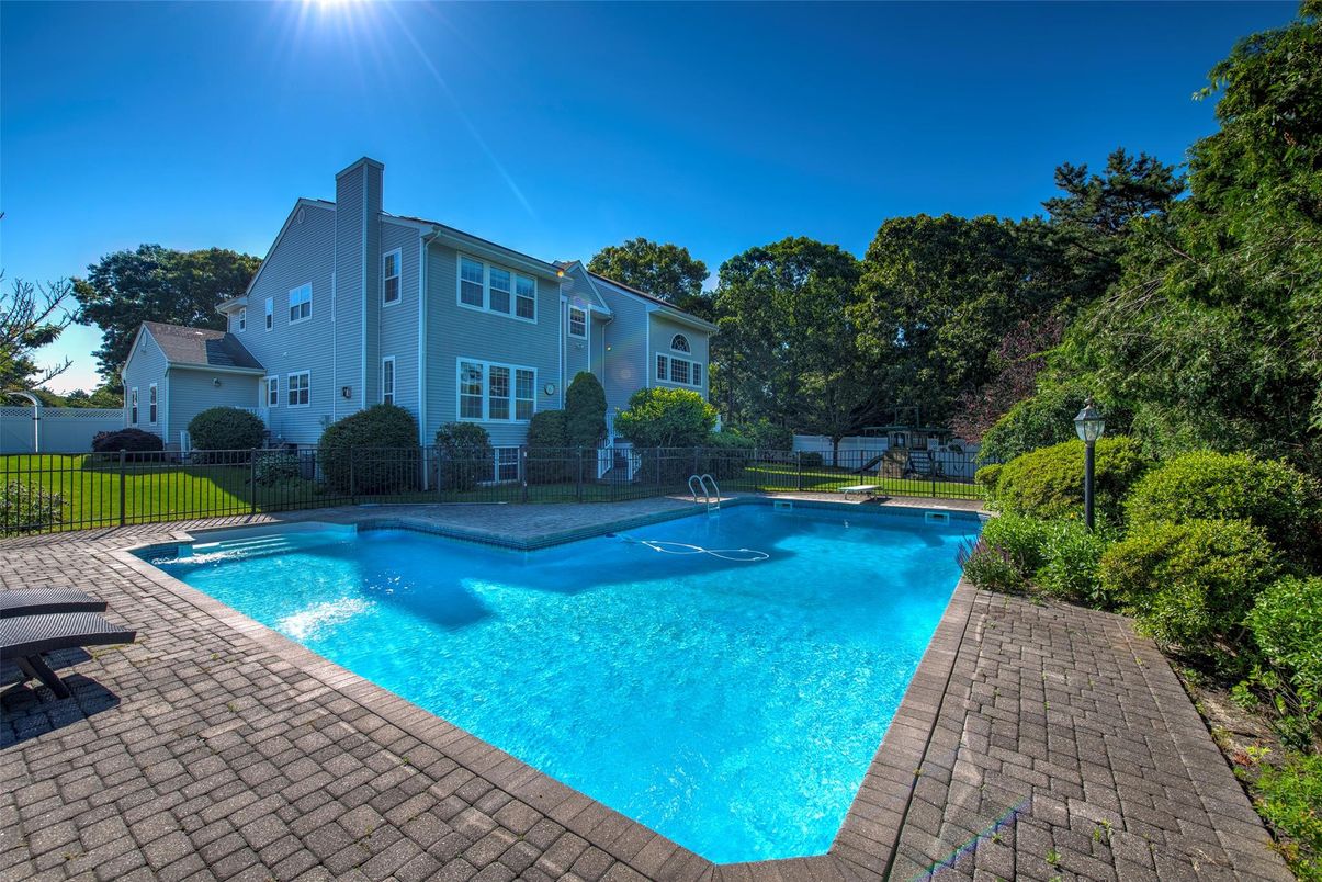 Exterior, Pool