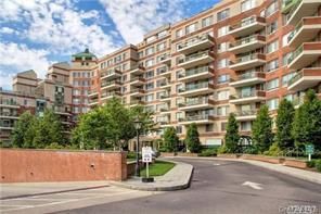 Exterior, Facade, Condo Building