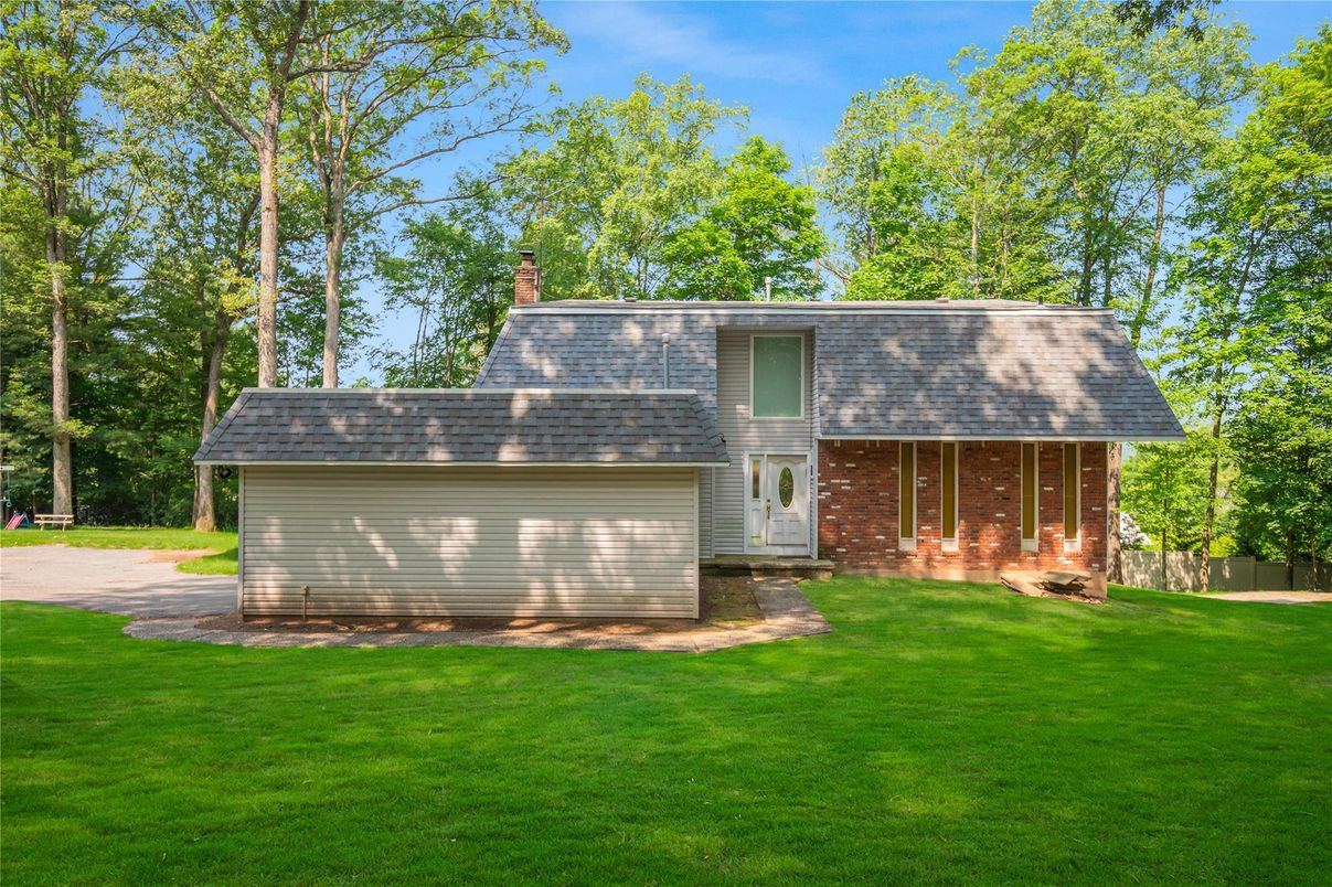 Backyard, Exterior, Facade, Brick Facade, Cape Cod