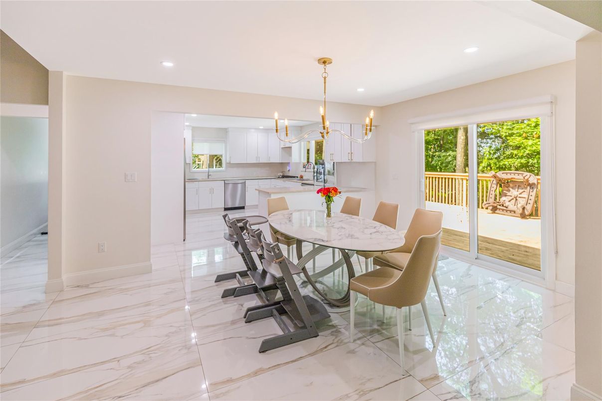 Chandelier, Dining room, Interior, Kitchen, Marble, Recessed Lighting
