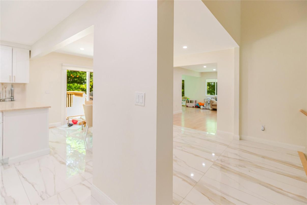 Interior, Living room, Marble, Recessed Lighting, Wood Texture Flooring