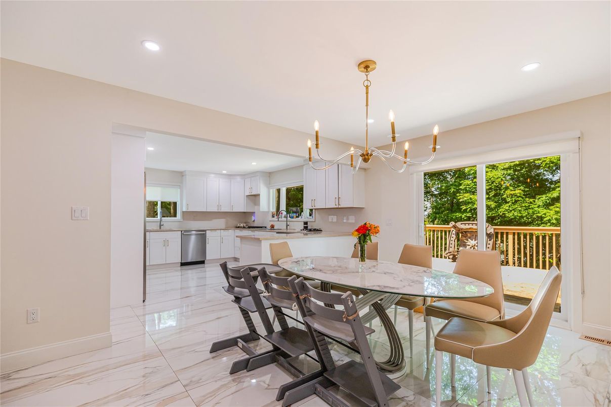 Chandelier, Dining room, Interior, Kitchen, Marble, Pendant Lights, Recessed Lighting, Stainless Steel Appliances