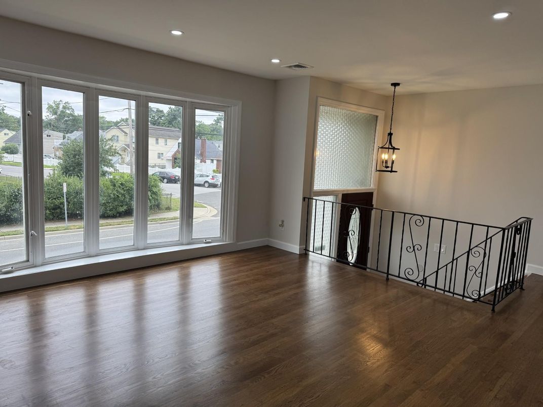 Empty room, Interior, Pendant Lights, Recessed Lighting, Wood Texture Flooring
