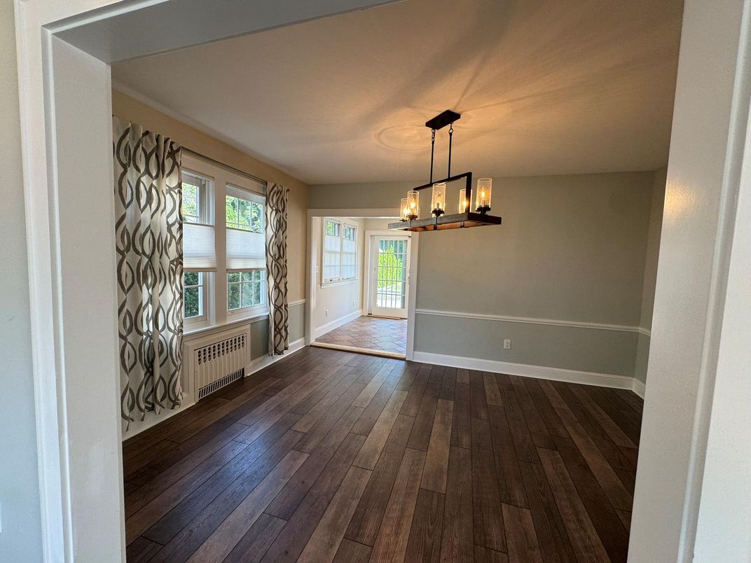 Empty room, Interior, Pendant Lights, Wood Texture Flooring