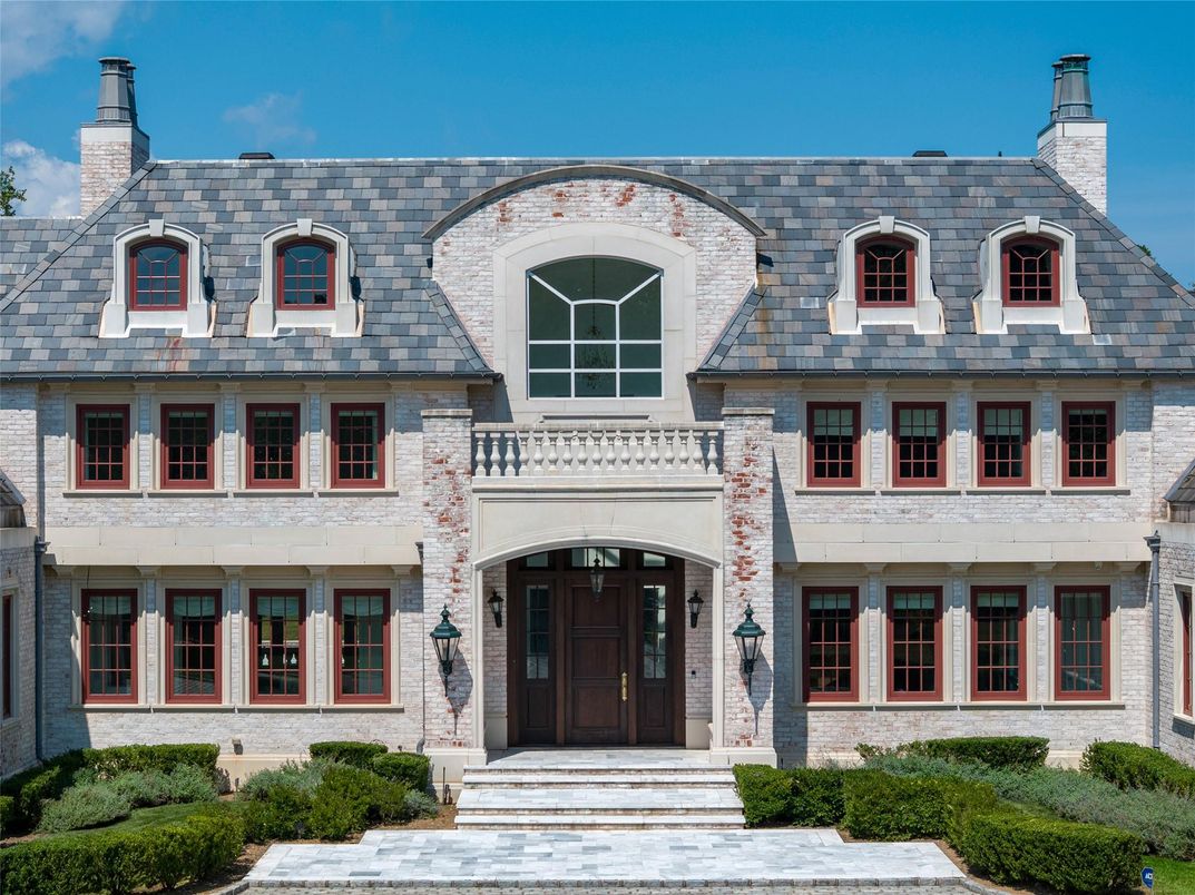 Exterior, Facade, French Provincial