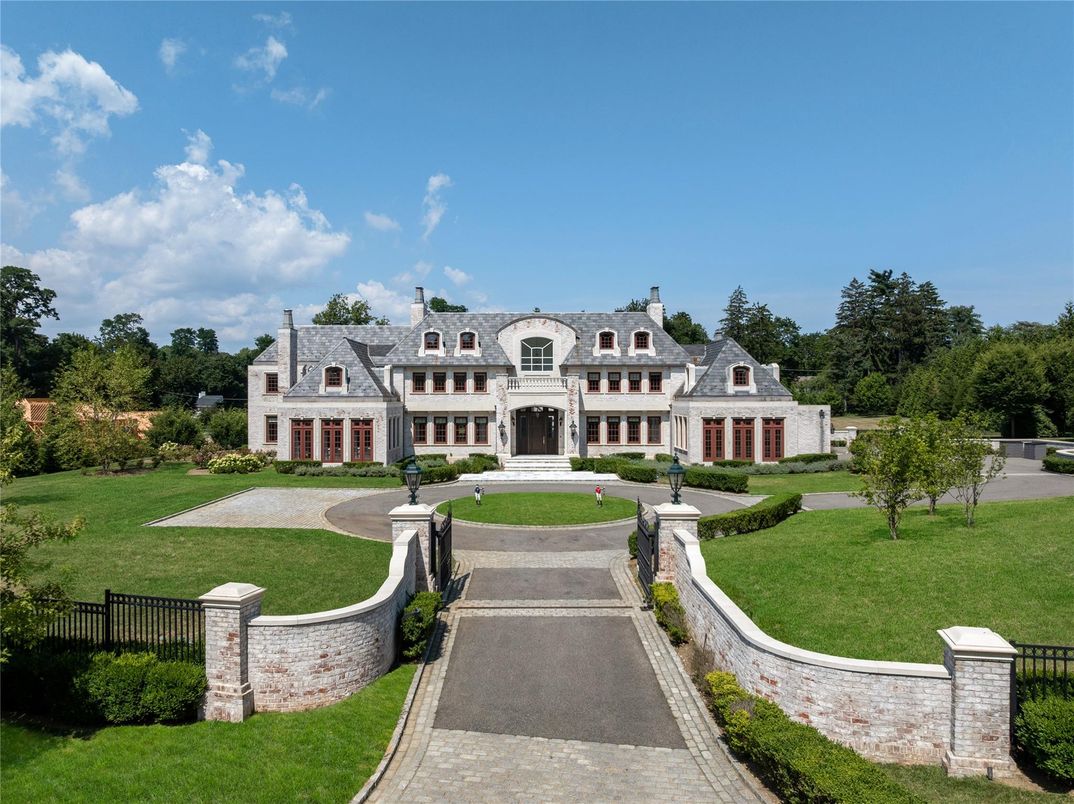 Backyard, Exterior, Facade, French Provincial