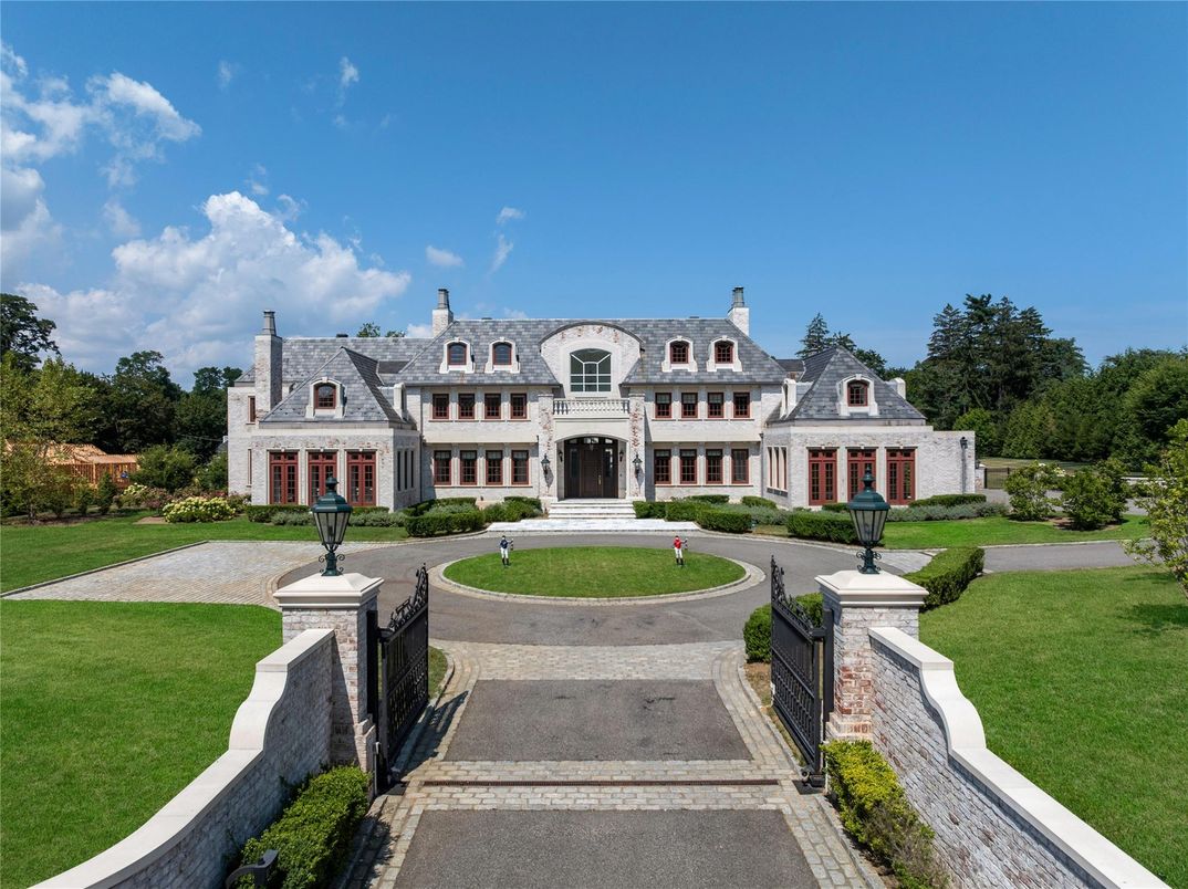 Backyard, Exterior, Facade, French Provincial