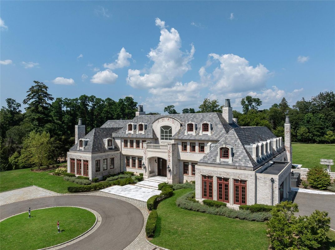 Backyard, Exterior, Facade, French Provincial