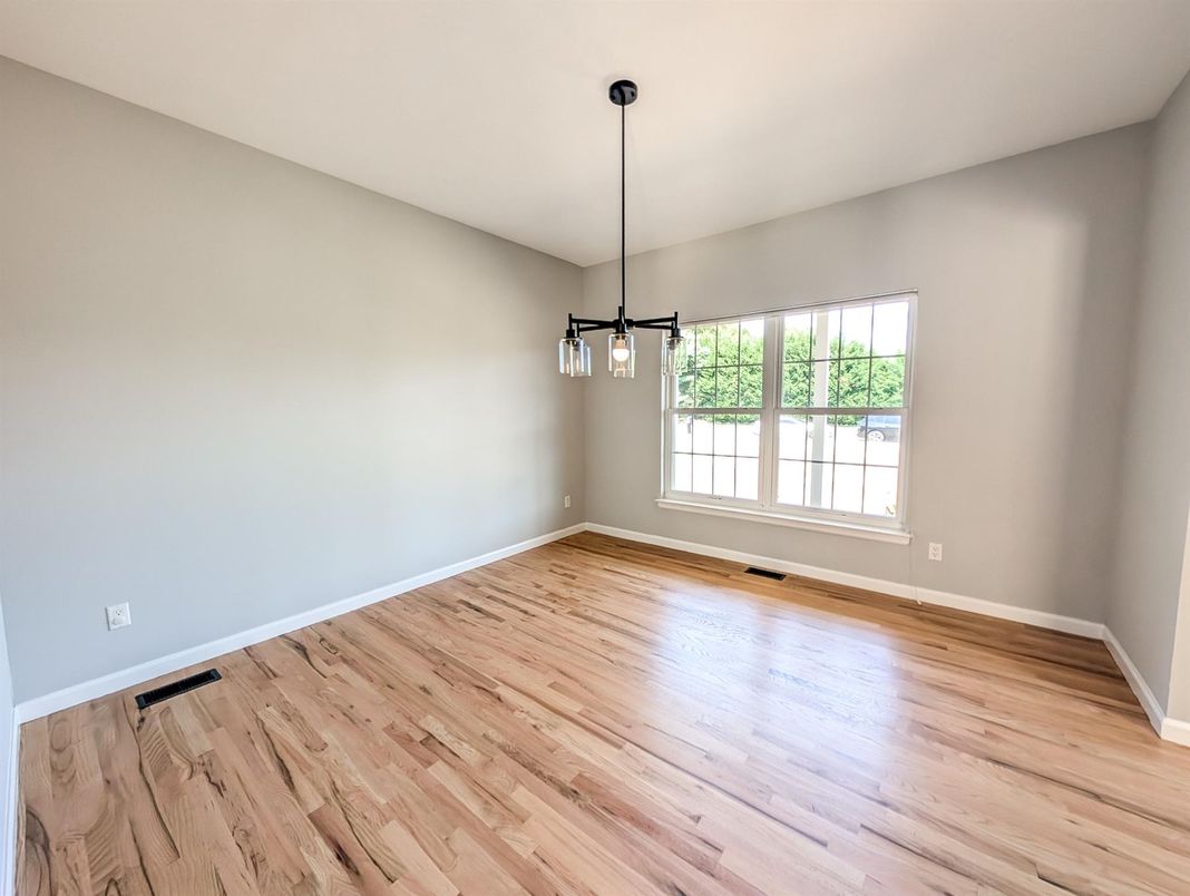 Empty room, Interior, Pendant Lights, Wood Texture Flooring