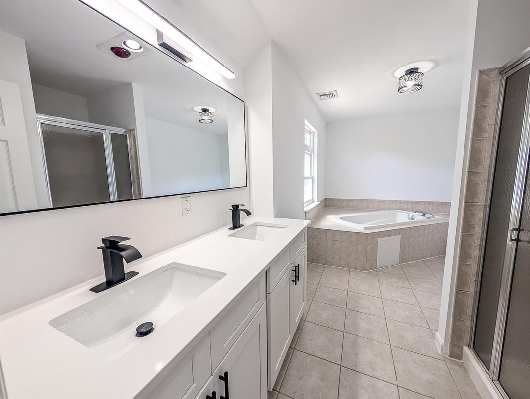 Bathroom, Dual Sink Vanities, Interior