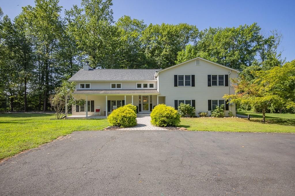 Backyard, Exterior, Facade, Split Level