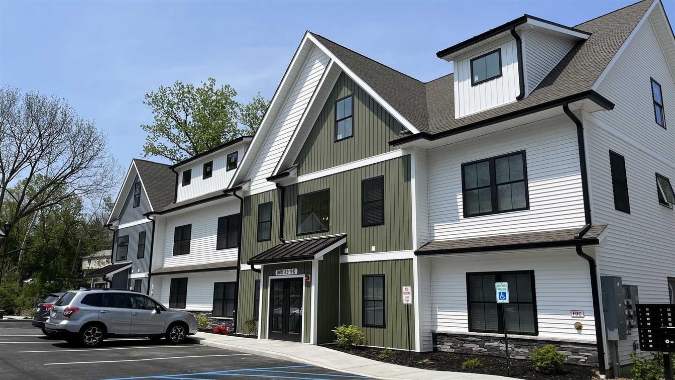 Exterior, Facade, Farmhouse