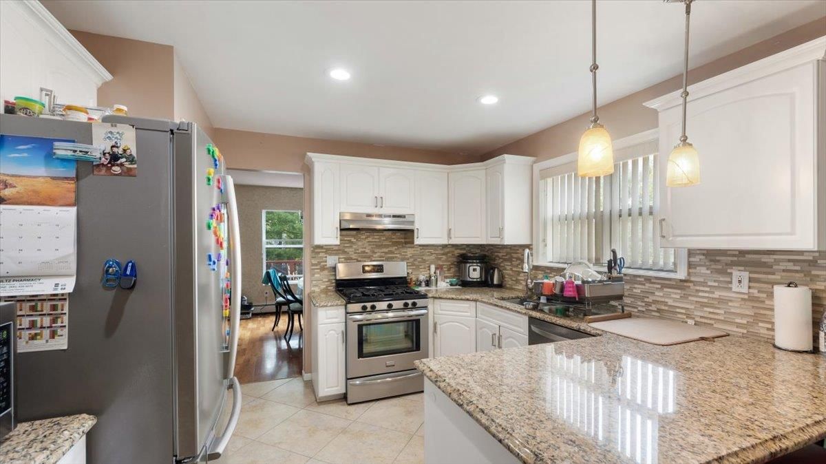 Interior, Kitchen, Pendant Lights, Recessed Lighting, Stainless Steel Appliances