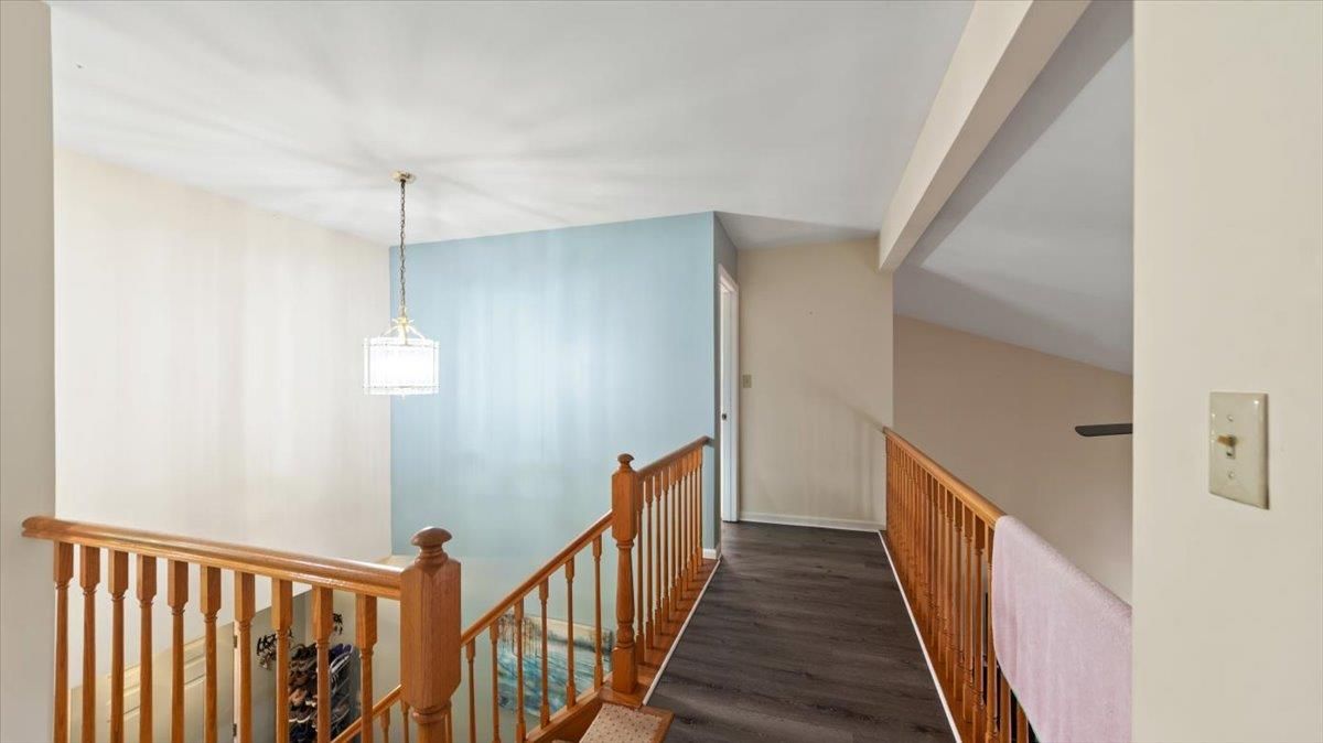 Interior, Pendant Lights, Wood Texture Flooring