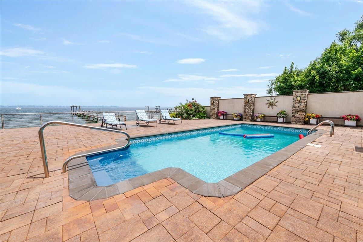 Exterior, Pool, Water