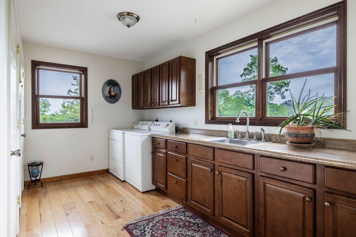 Interior, Washer, Wood Texture Flooring