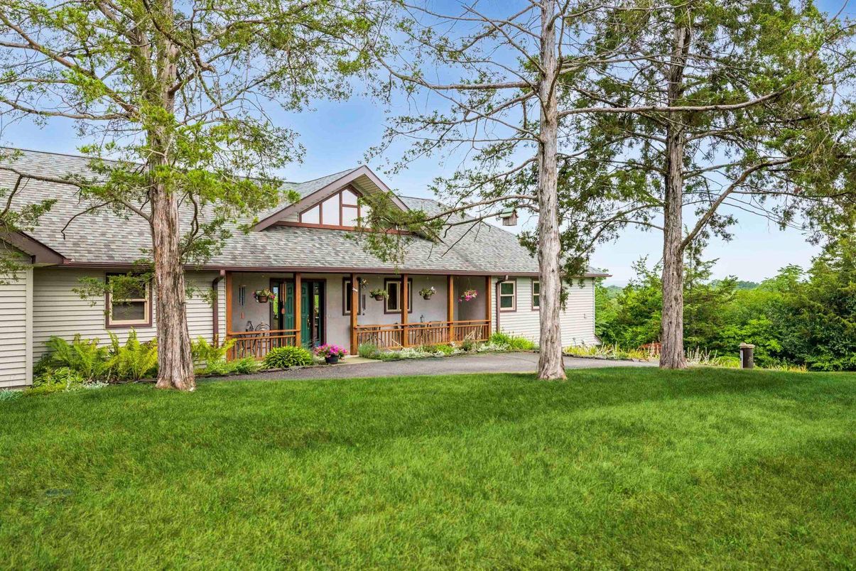Backyard, Exterior, Facade, Cape Cod