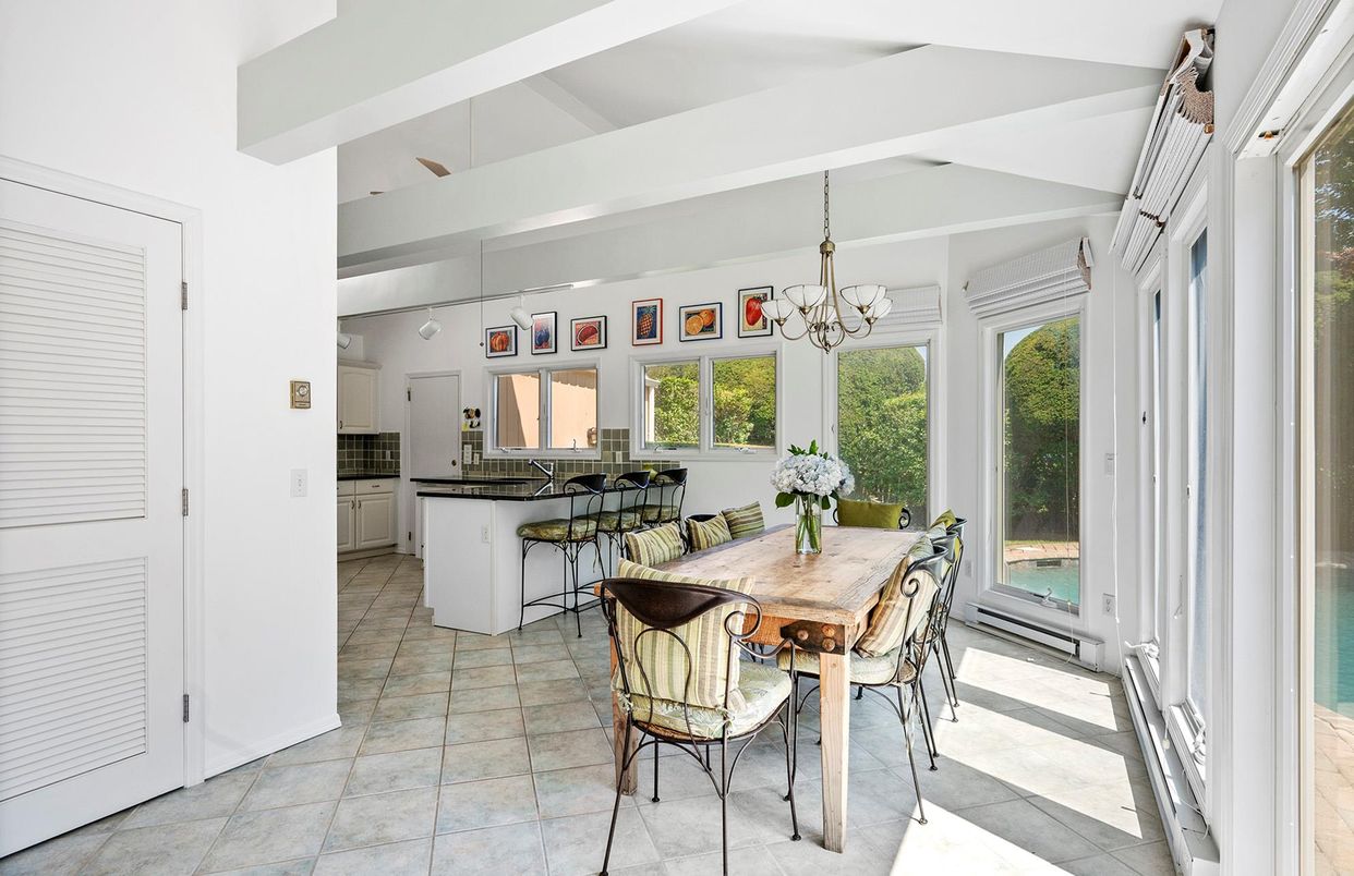 Chandelier, Dining room, Interior, Kitchen