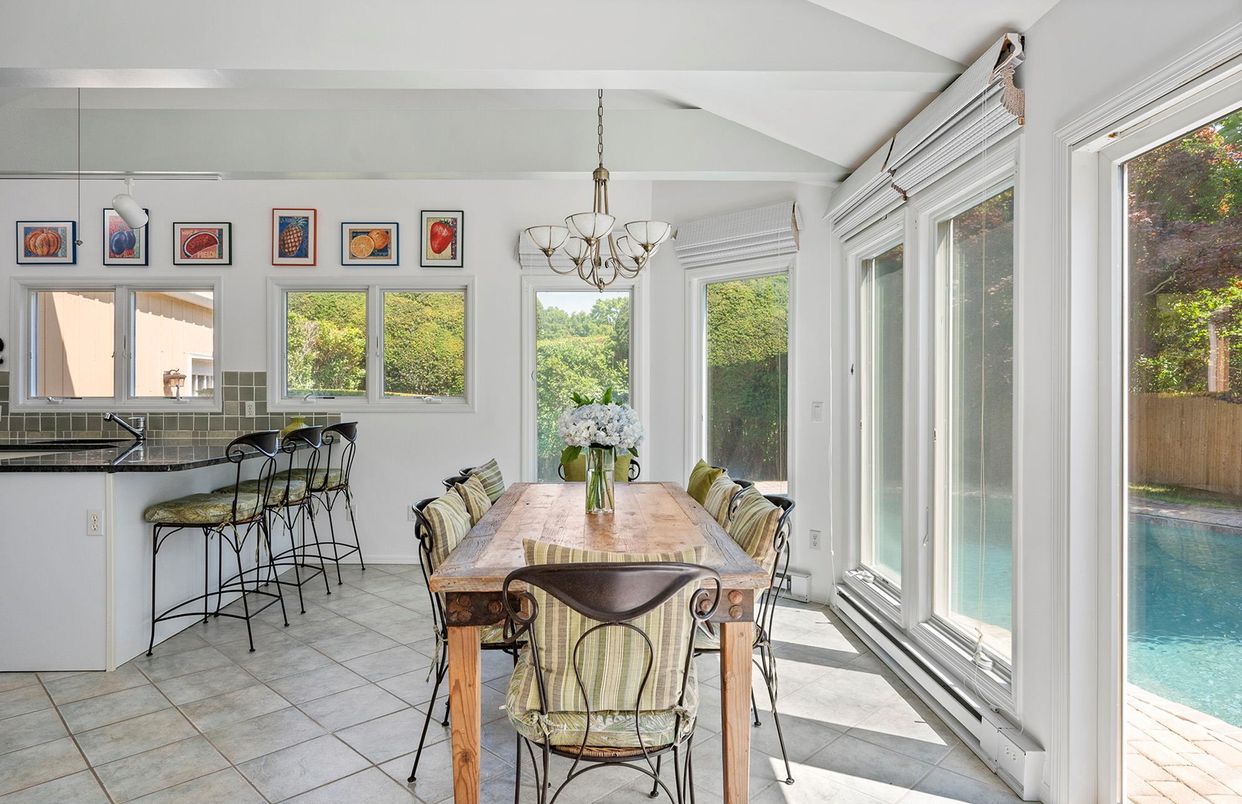Chandelier, Dining room, Interior