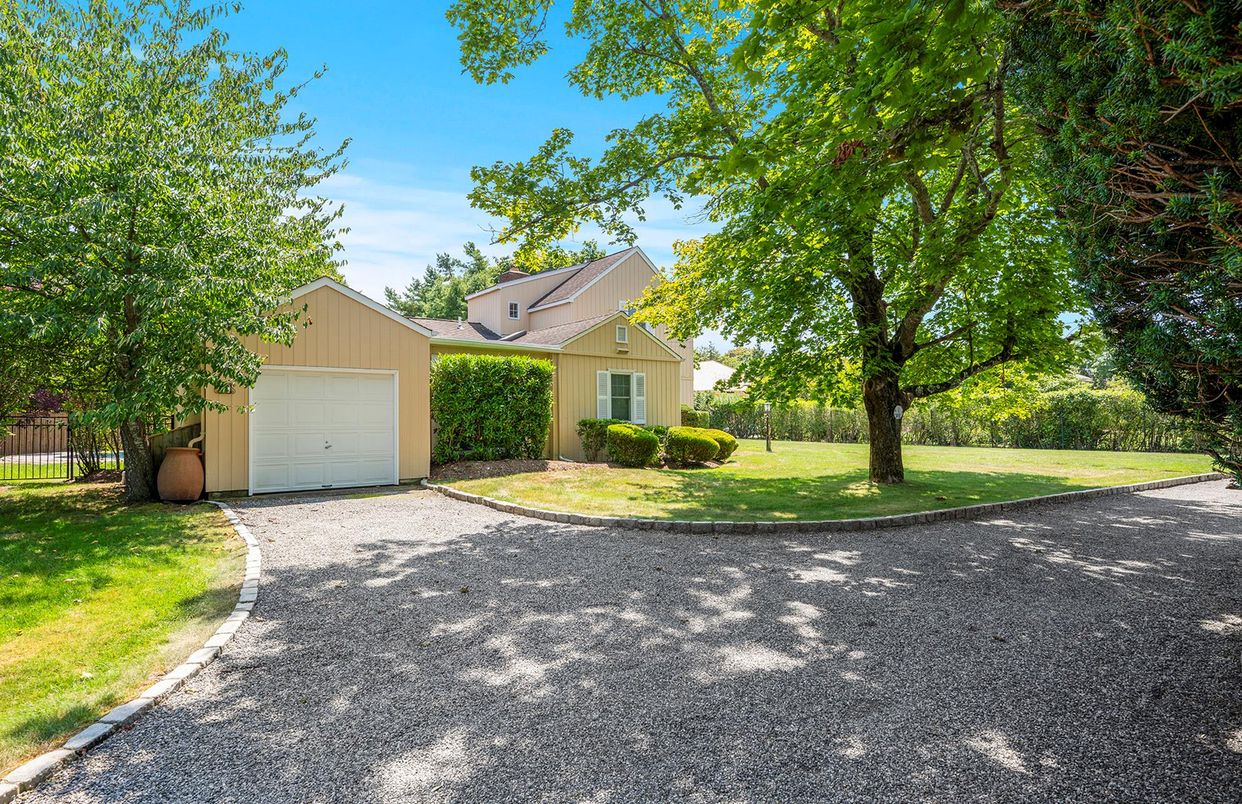Backyard, Detached Garage, Exterior