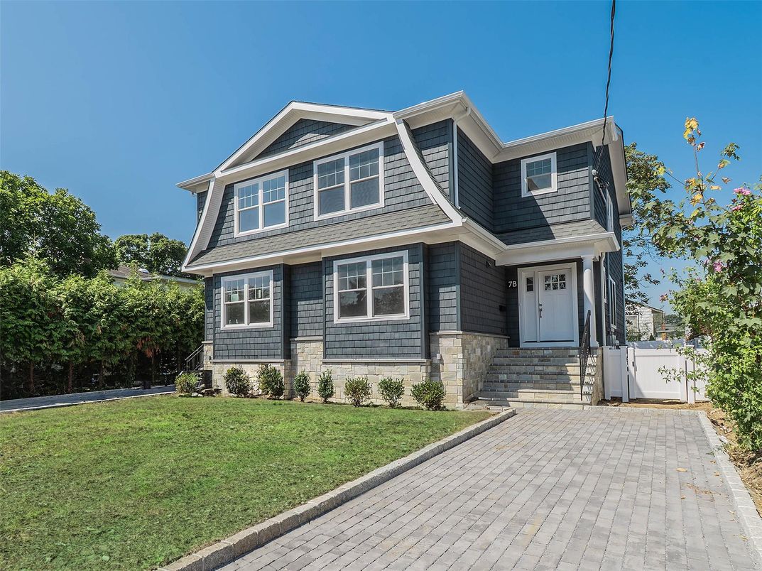 Exterior, Facade, American Craftsman
