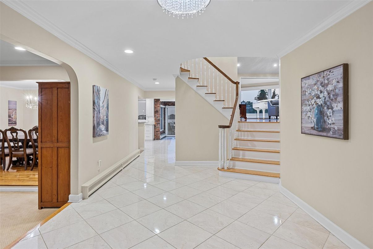 Dining room, Interior, Recessed Lighting
