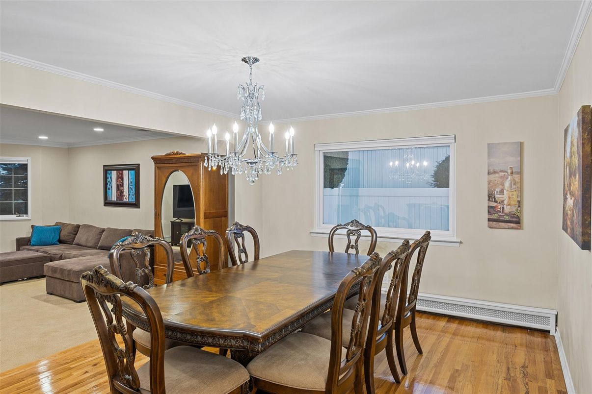 Chandelier, Dining room, Interior, Recessed Lighting, Wood Texture Flooring