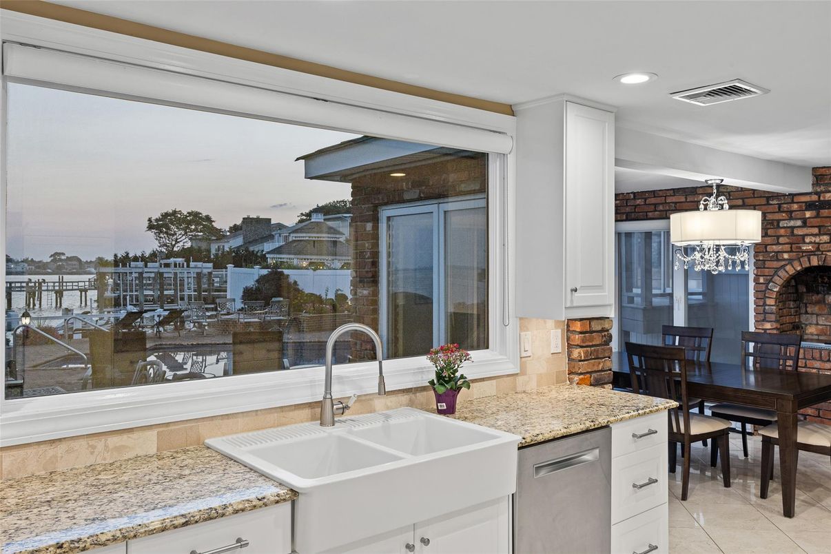 Dining room, Interior, Kitchen, Pendant Lights, Recessed Lighting, Stainless Steel Appliances, Water