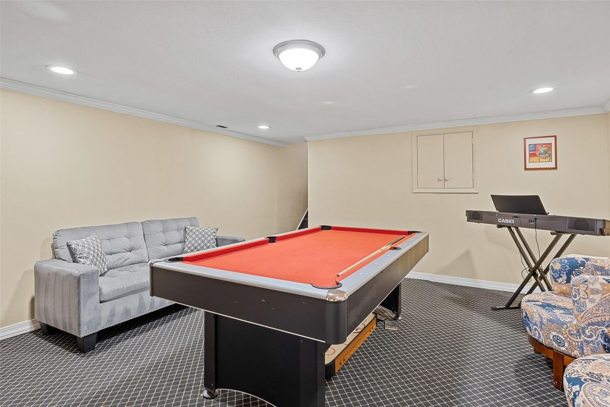 Billiard Table, Game Room, Interior, Recessed Lighting