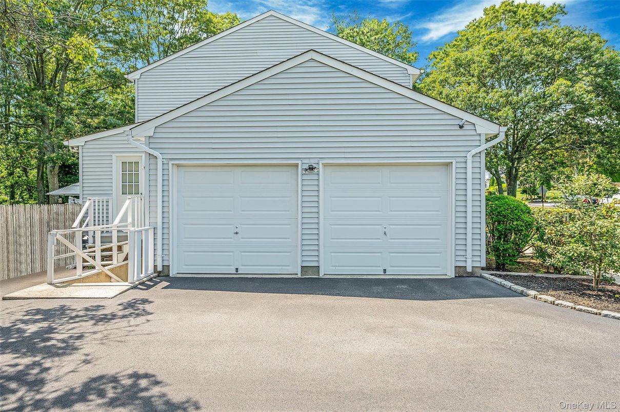 Detached Garage, Exterior