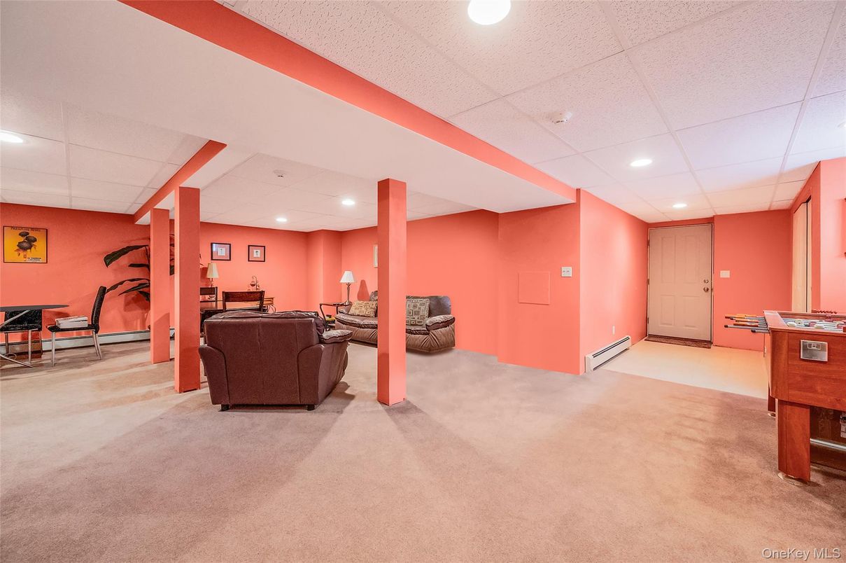 Game Room, Interior, Recessed Lighting