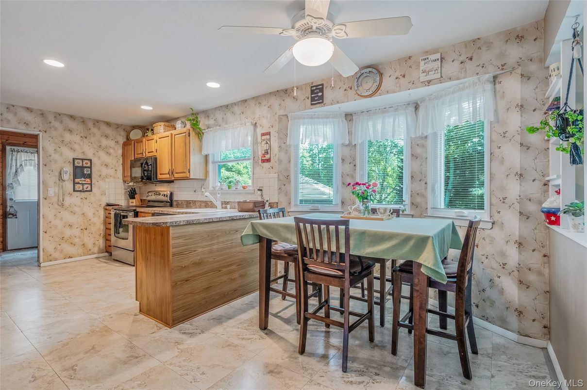 Dining room, Interior, Kitchen, Recessed Lighting