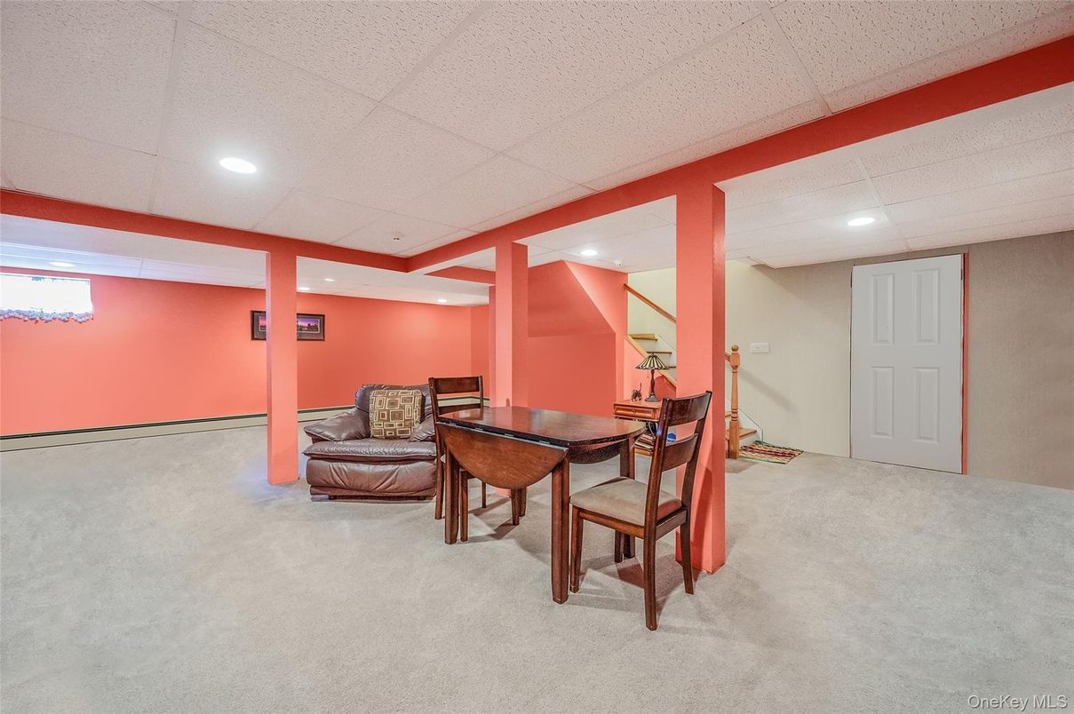 Dining room, Interior, Recessed Lighting