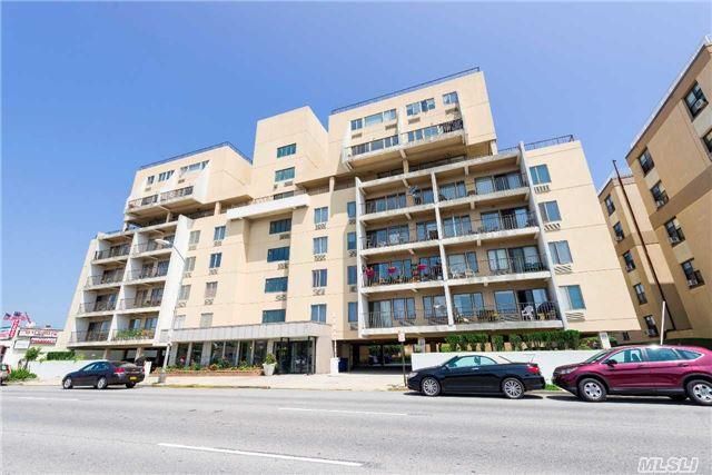 Exterior, Facade, Condo Building