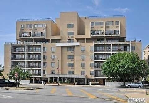 Exterior, Facade, Condo Building